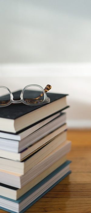 books, reading, glasses-3733892.jpg